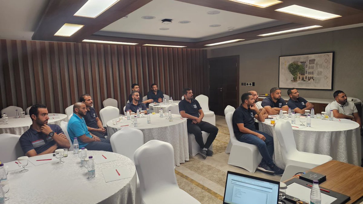 نؤمن أن جودة الأداء تبدأ من الميدان.
نواصل في LG الاستثمار في تدريب فرق التركيب لرفع كفاءة التنفيذ، معالجة التحديات الفنية، وتطبيق أفضل الممارسات لضمان أداء موثوق وطويل الأمد.
شكرًا لفرقنا الهندسية على التزامهم وروح الفريق 🌱

#LG #SHAKERGROUP #HVAC #LG_Saudi