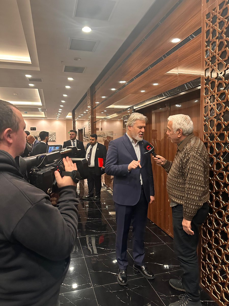 Genel Başkanımız Sayın Dr. Fatih Erbakan ve Genel Başkan Vekilimiz Prof. Dr. Sacit Günbey ile birlikte, Gençlik Kollarımızın "Yeni Dönem Lansmanı"na iştirak ettik.

Salondaki muazzam atmosfer, heyecan ve azim; Milli Görüş davasının geleceği adına bizlere bir kez daha büyük bir