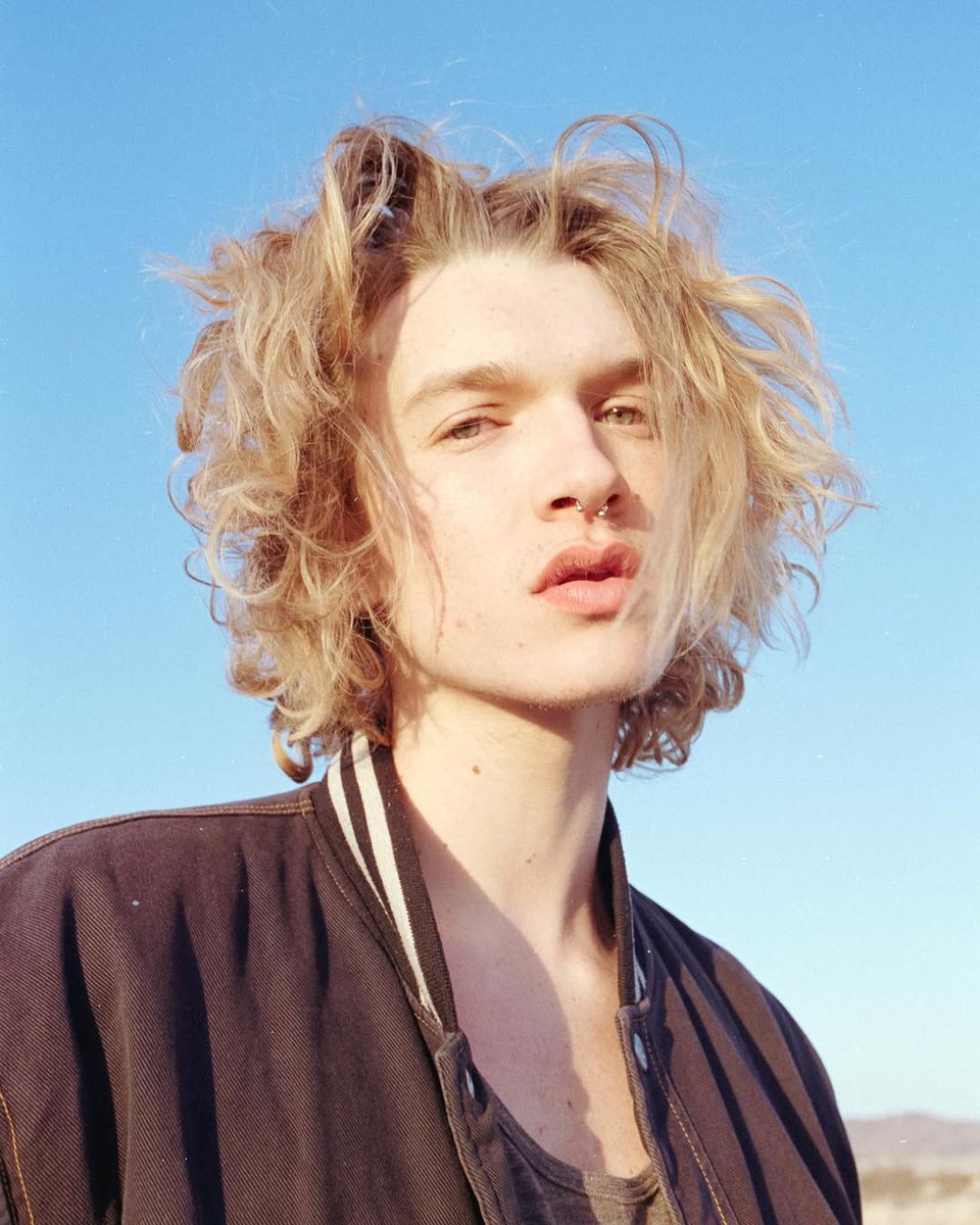 haloxserr's tweet image. OH WE STAN ABSOLUTELY !!!