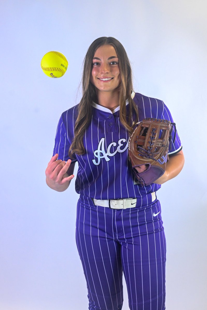 UEAthletics_SB's tweet photo. The countdown to first pitch continues! Only 26 days until first pitch so, let’s get to know senior infielder Jess Willsey! 🥎

Why did you choose to play softball at UE? 

- It felt like the perfect fit with it being smaller and more personable and still getting the D1 (cont.) https://t.co/koDgZDgJWO