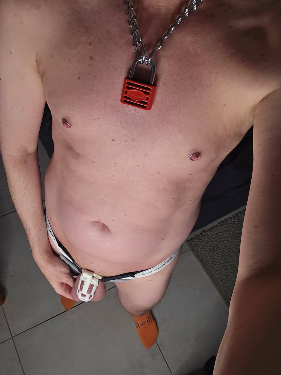 Slave’s Mantra:
I submit with my eyes open and my spine intact.

#FeedWhatBindsYou #SlavesMantra

Credit: <a href="/lockstersza/">Daemon Doggy</a>