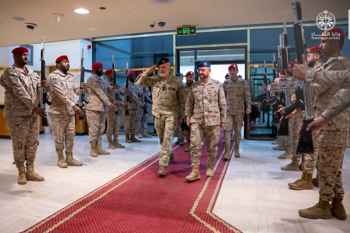 رئيس هيئة الأركان العامة السعودي الفريق الأول الركن فياض الرويلي 

- يستقبل رئيس اللجنة العسكرية لحلف شمال الأطلسي «الناتو» خلال زيارته الرسمية للمملكة

-وجرى خلال الاستقبال بحث عددٍ من الموضوعات ذات الاهتمام المشترك.