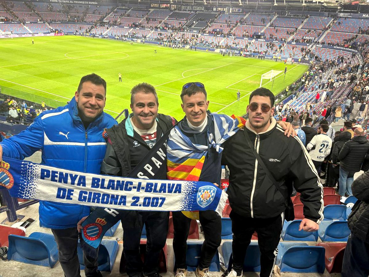 Continuem sumant! La penya novament al costat de l'equip, avui al Ciutat de València! #RCDE