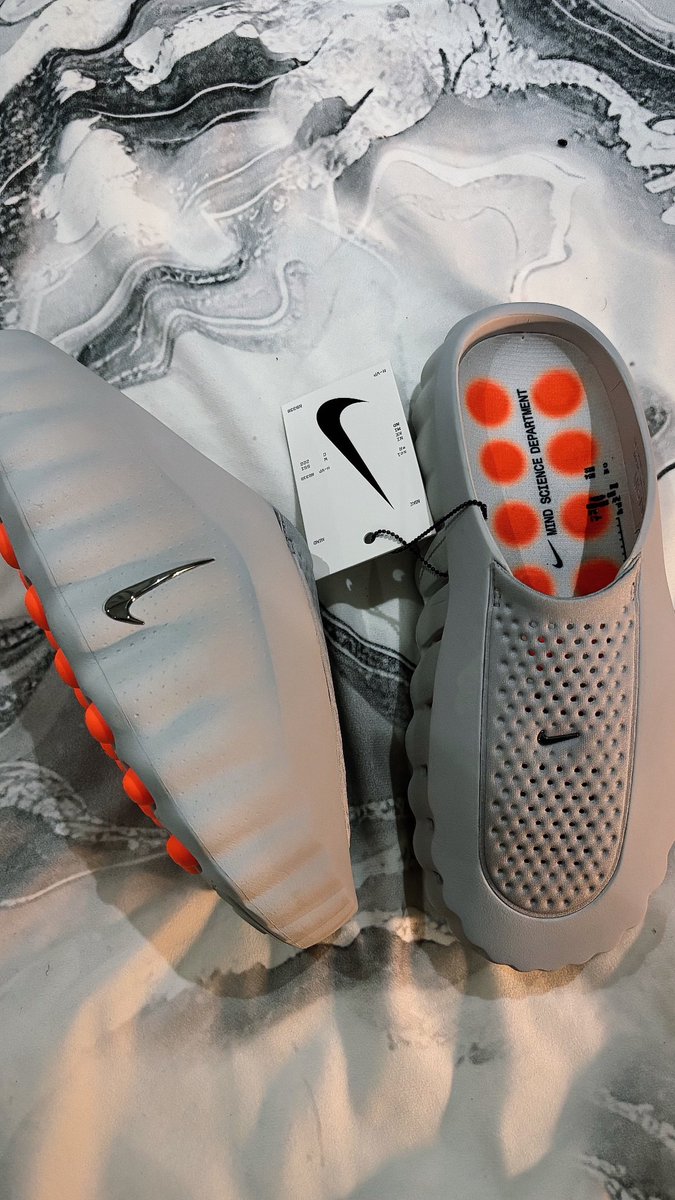 GodmotherThe's tweet image. Insiiiiide.🙂‍↕️