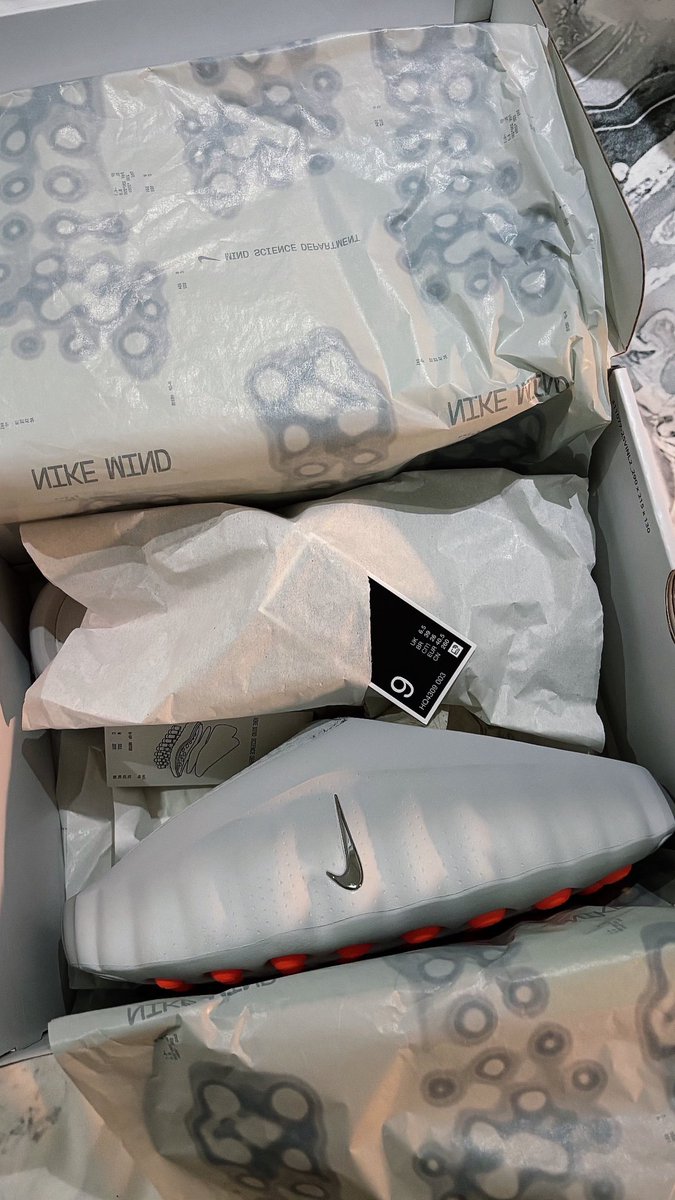 GodmotherThe's tweet image. Insiiiiide.🙂‍↕️