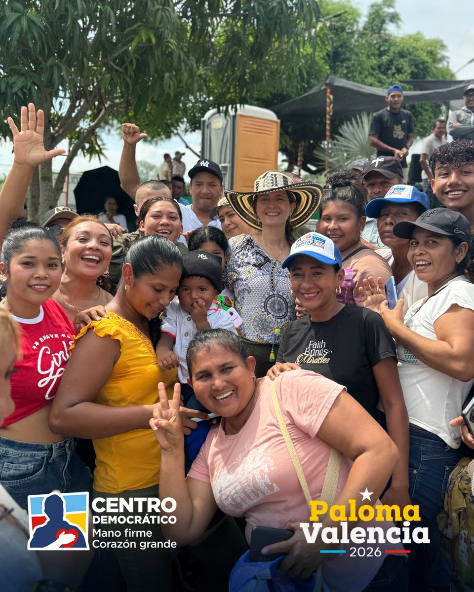 PalomaValenciaL's tweet image. Seguimos recorriendo el país y escuchando a nuestra gente. Esta vez estuve en el Bajo Sinú, compartiendo con la comunidad y conversando sobre lo que más nos importa: la seguridad de nuestras familias, una mejor educación, el desarrollo del campo y más oportunidades para nuestros