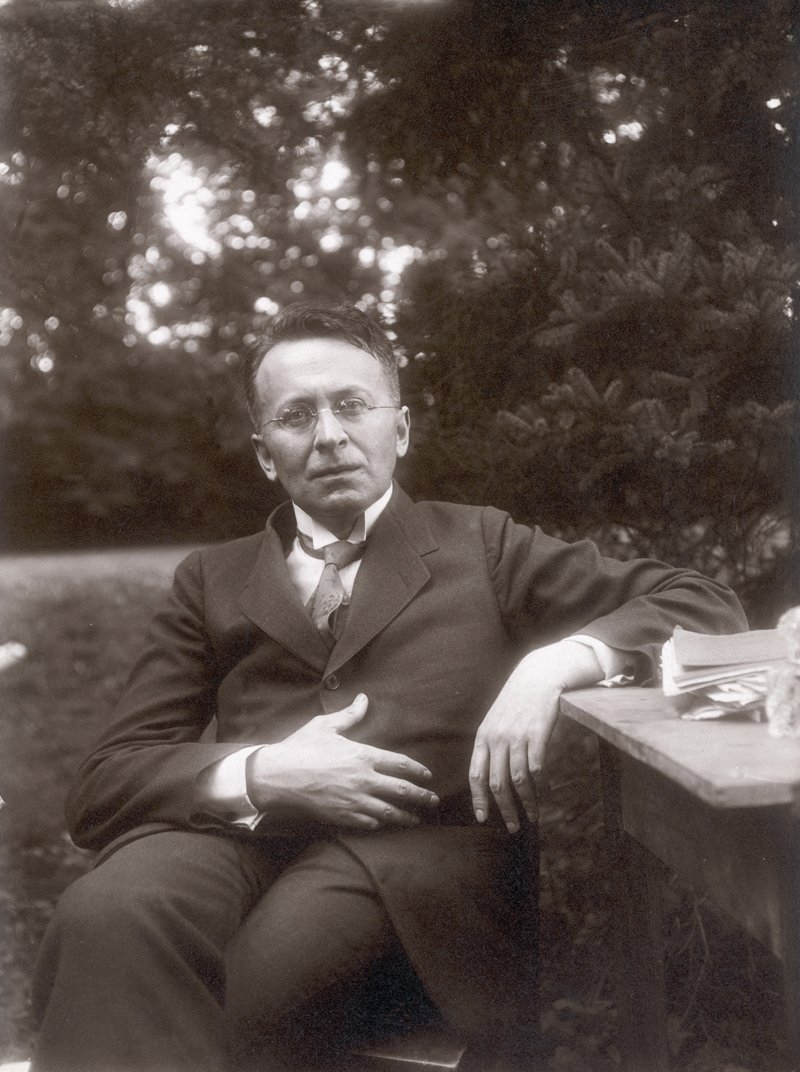 QuotesforGoal's tweet photo. "El secreto del demagogo es hacerse tan estúpido como su audiencia, de tal modo que crean que son tan inteligentes como él"

Karl Krauss https://t.co/AGsoW2N1UV