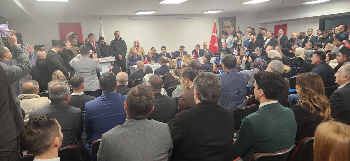 Liderimiz Sayın Dr. Sinan OĞAN Başkanımızın katılımları ile gerçekleşen, Türkiye İttifakı Partisi 2. Olağan Kongresinde Genel Başkan seçilen Sayın Ferhat YILMAZ Başkanımıza yeni görevinde başarılar dileriz. Türk Milliyetçilerini birleştime yolunda yılmadan, yıkılmadan, gayretle