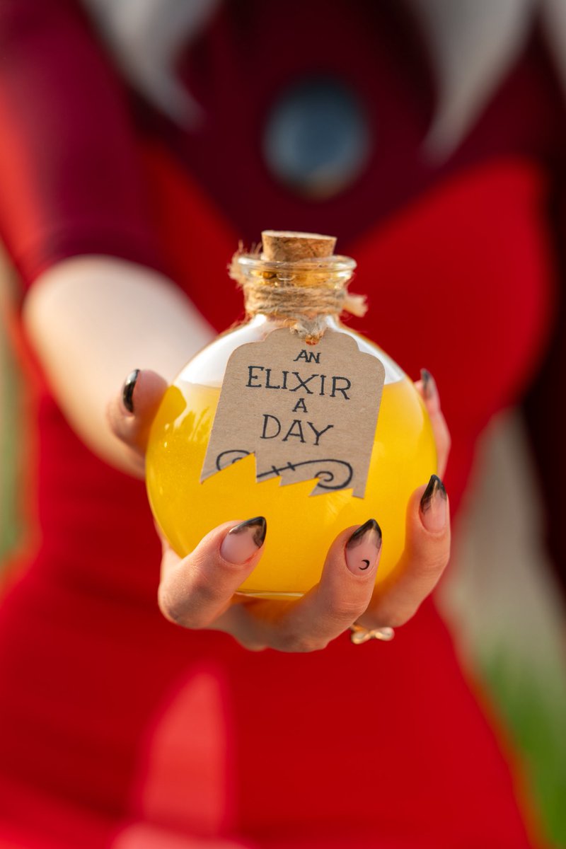 Happy 6th birthday to The Owl House!🎉🎂🎉

this show will always be a favourite of mine! 🥹 Eda will always be one of my favourite characters of all time - and one of my favourite cosplays 💕

photos by the wonderful <a href="/KameraNinjaa/">Kameraninjaa</a> 

#edaclawthorne #TheOwlHouse