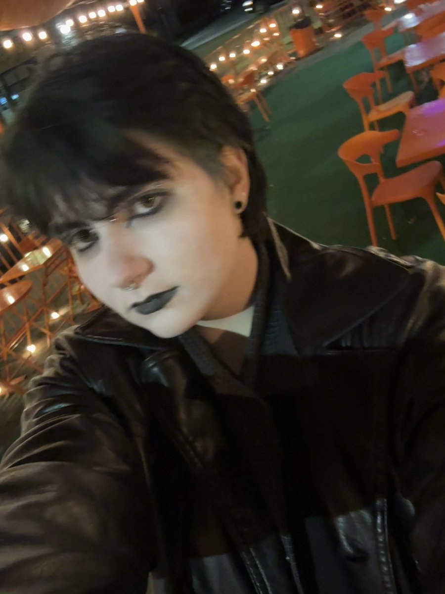 Andie🦇🎃 tweet media