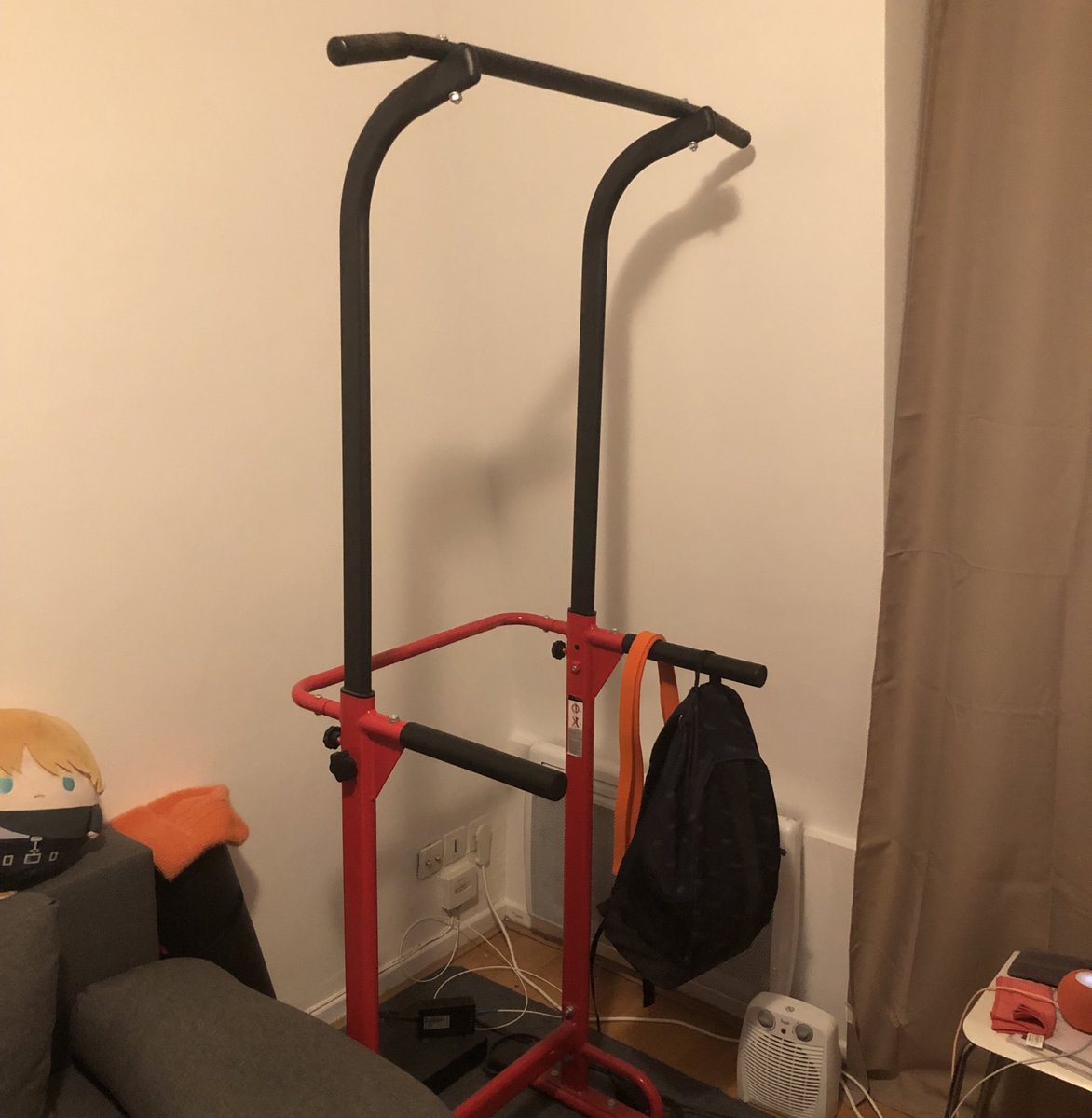 Symuria's tweet image. No time for the gym today, but I still made time for a home workout

No excuses

Now getting ready for the coming week 

(while doing reply work)