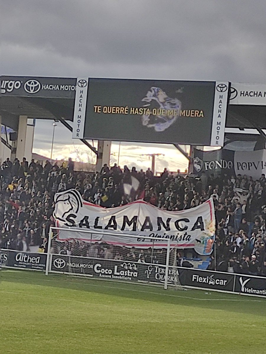 <a href="/Fondo_Popular/">Fondo Popular</a> tirando un facto