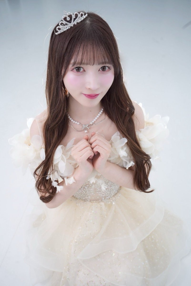 お誕生日を迎えました🎂🤍

今日という日を、
応援してくれるみんなのおかげで迎えられています。

このあと生誕祭で会えるの楽しみにしてるね！