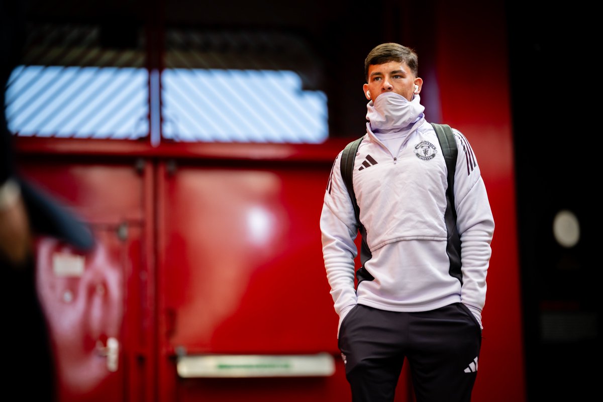 ManUtd's tweet image. United in the house  🫡