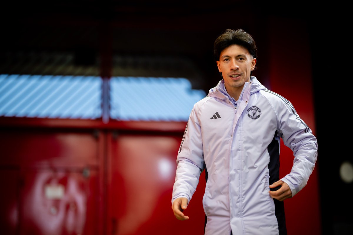 ManUtd's tweet image. United in the house  🫡