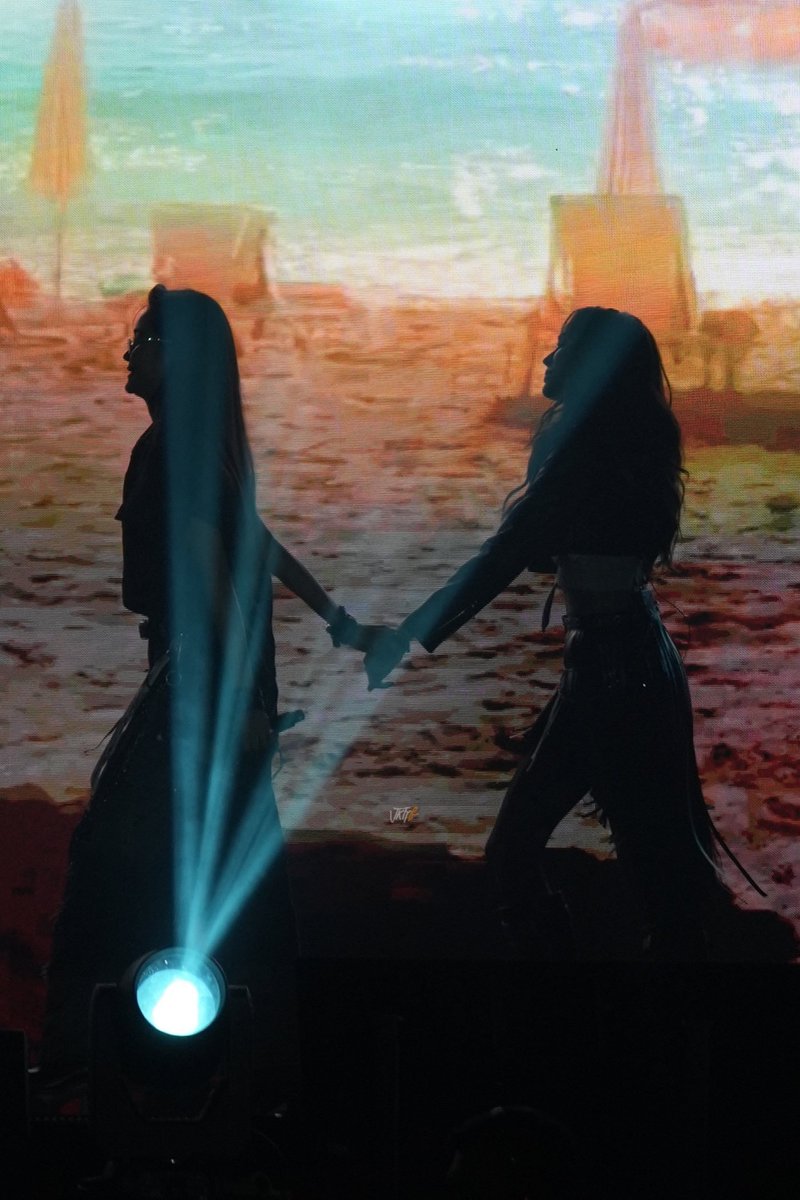 Campai_'s tweet image. together 🤍💐 

4E FIRST FAMILY TIME
#Unveiling4Elements 
#อิงล็อต #englot