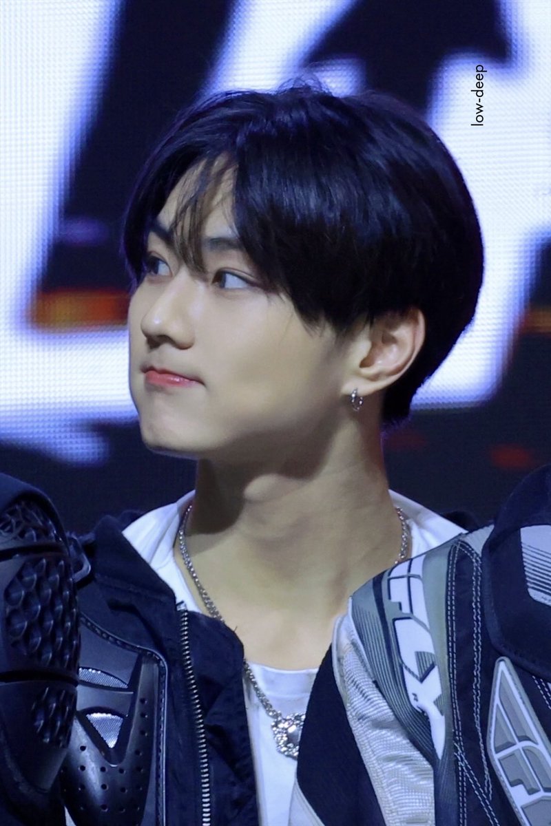 low-deep tweet media