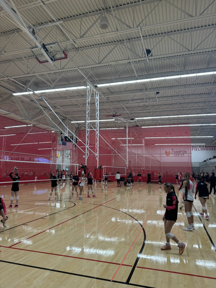 PrepDigCharlie's tweet photo. Kicking off Day 2 of the #PDresolution on court E watching @WisconsinIce 16 National and Wisconsin Shock 16 Pink get ready to battle it out! #prepdig @BreitNelson @PrepDigChris https://t.co/tQYmySj5hO