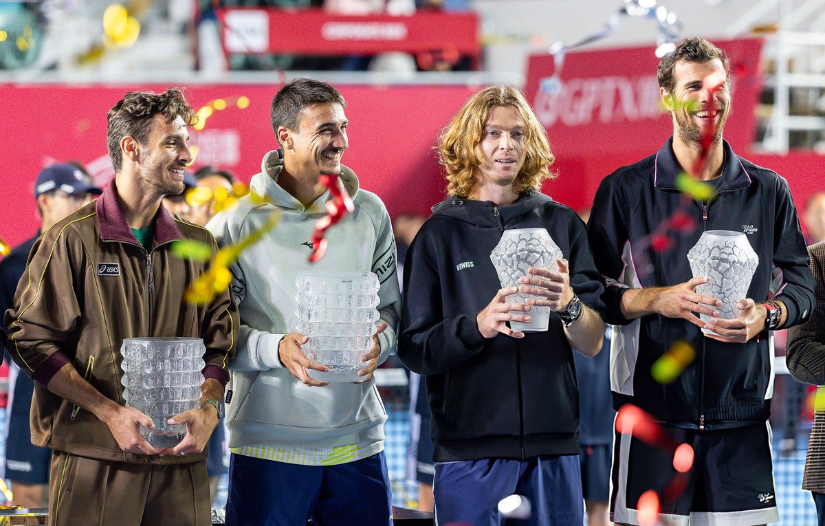 aarublevnews's tweet image. Photos from the Hong Kong doubles trophy ceremony

📷 Eurasia Sport Images / Getty