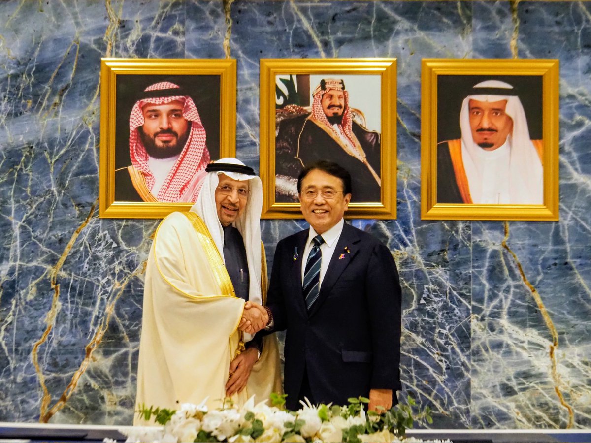 サウジアラビア出張中の赤澤大臣は、ファーレフ投資大臣と会談。相互