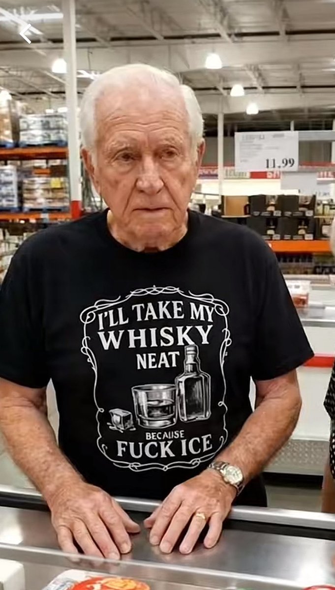 suzamaroo's tweet photo. I don’t know who this sweet man is but protect him at all costs! 👊💙 https://t.co/aQHy86Fa5o