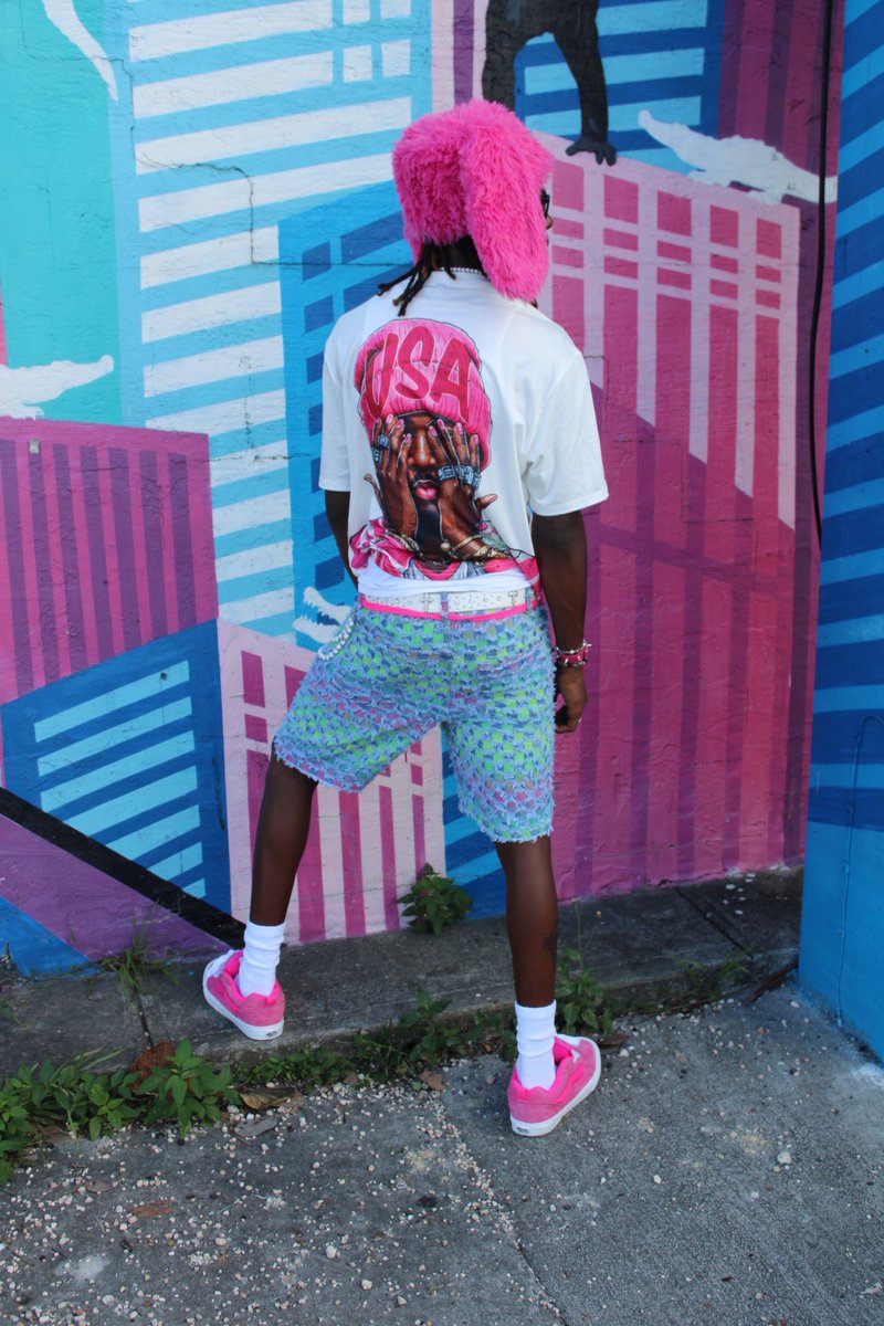 SpinnBennn's tweet photo. Fixin Yall Mouth To Talk Fashion With Me?🥵 Someone need to hire me as a model or stylist 🫧💎 https://t.co/CZMtDMNQvp