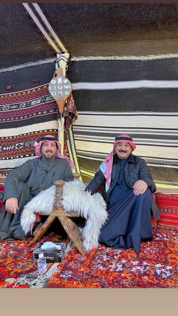DiwaniyaOfPoets's tweet photo. الشيخ مبارك ناصر دعيج جابر العلي الصباح وسعادة محافظ الجهراء حمد جاسم الحبشي وامين سر ديوانيه شعراء النبط السيد نصار الخمسان وعضو الديوانيه الشاعر العلم حزام الشاهين والسيد نايف بن معلج في احتفاليات #القصر_الاحمر في #الجهراء https://t.co/fHXSdpCnwH