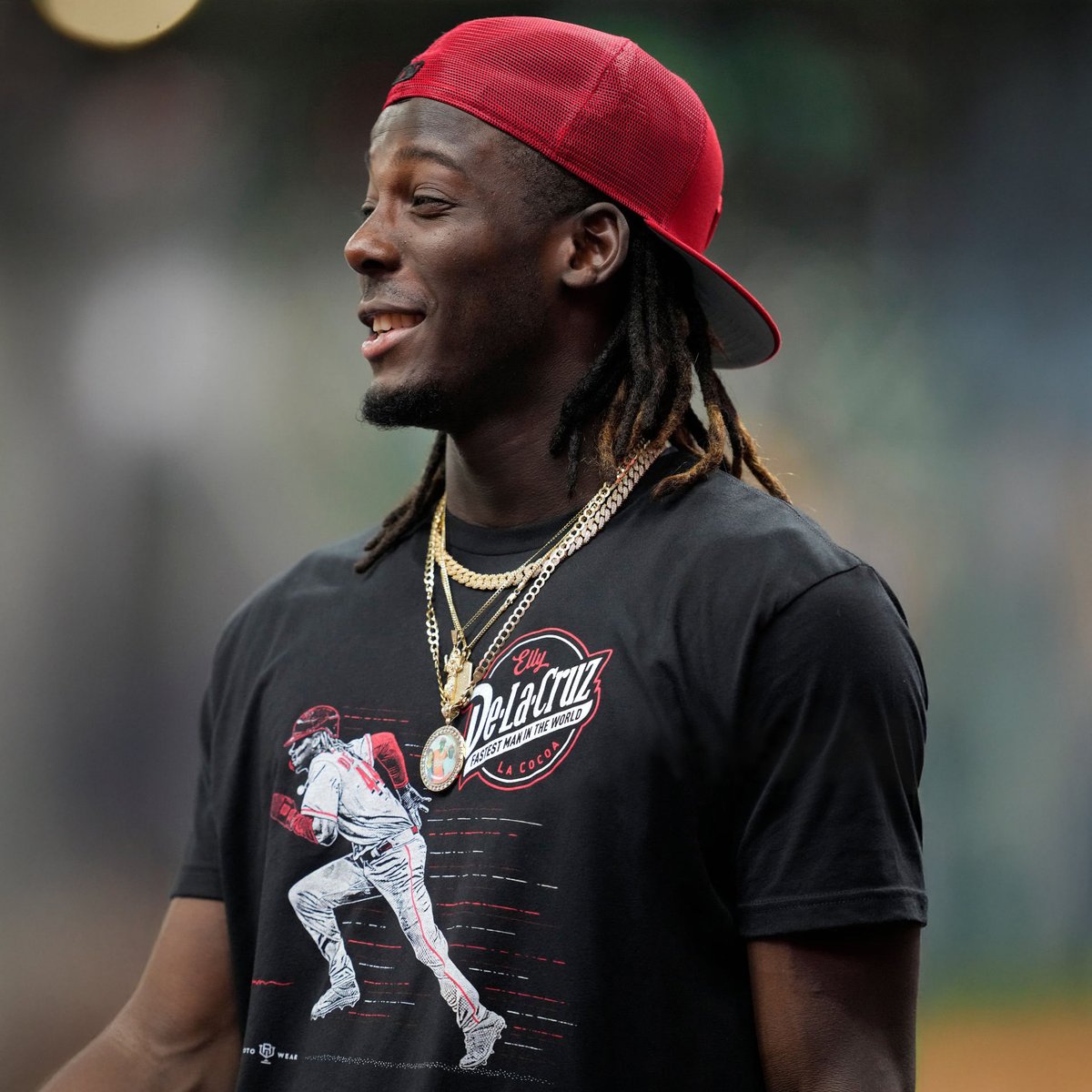 RotoWear's tweet image. Happy Birthday, @ellylacocoa18! 🎂