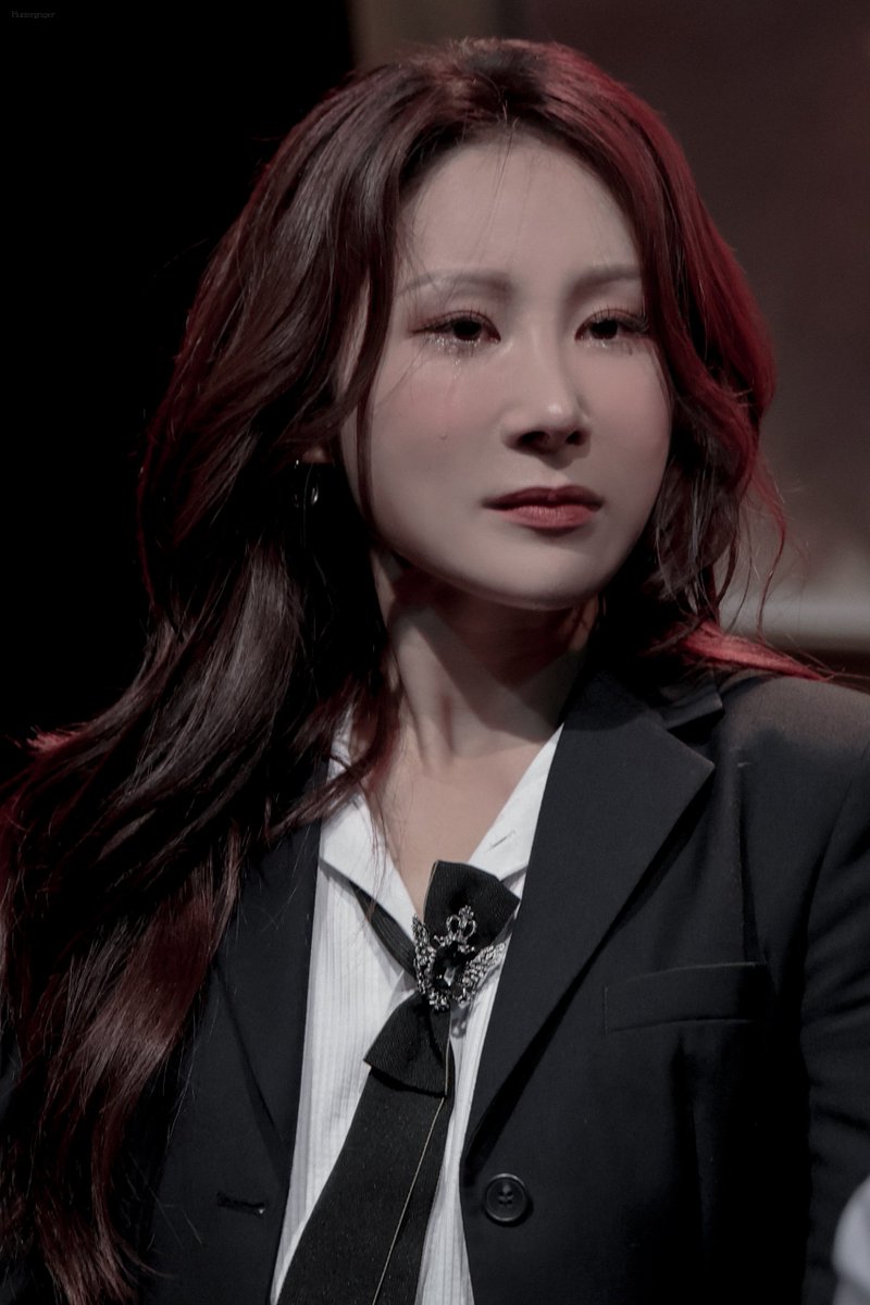 huntergraper's tweet image. 260111 연극 포쉬 막공 무대 인사 

헤라 役 | #이재은