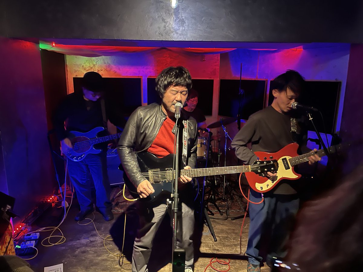 blondnewjinta's tweet image. サブマリンで繰り広げられたファテリアバンドのイベント最高！

ファテリアは我が性癖にブッ刺さるUK POST PUNKの酸いも甘いもの煮詰めたサウンドに終始悶絶！寧ろ嫉妬！