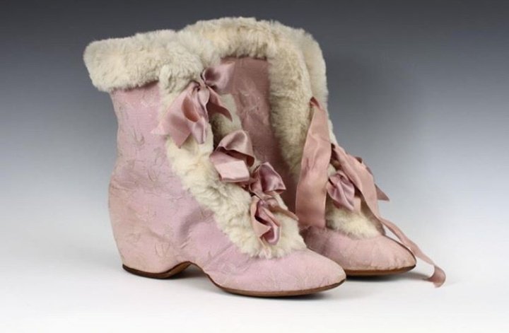 wikivictorian's tweet image. Carriage boots by Marshall Field Inc., 1890-95. Albany Institute of History and Art.