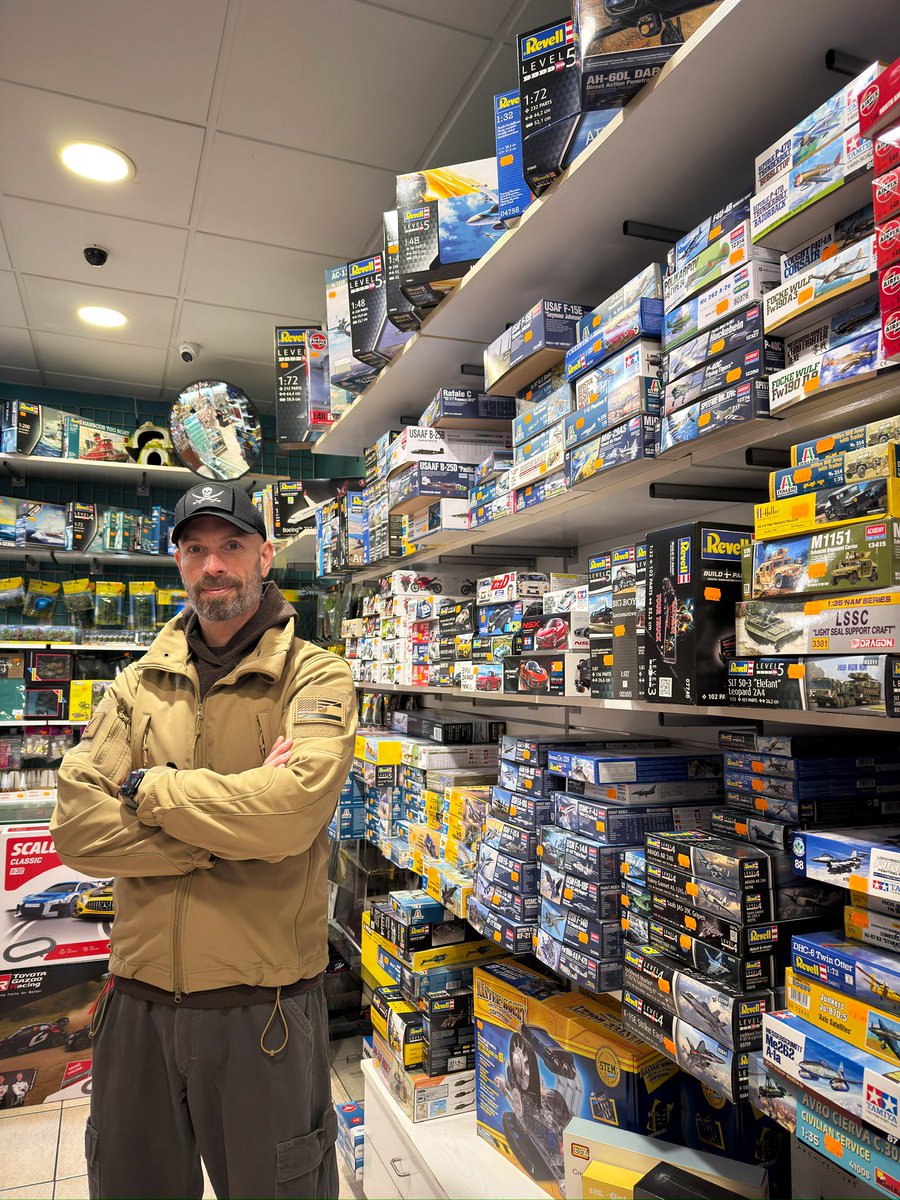 A few weeks ago visited Alicante in Spain. Found this small shop named Mecamodel near downtown. If you are in the area go check it out, very nice staff! I got me a Tamiya 1/72 F-16CJ 🫡