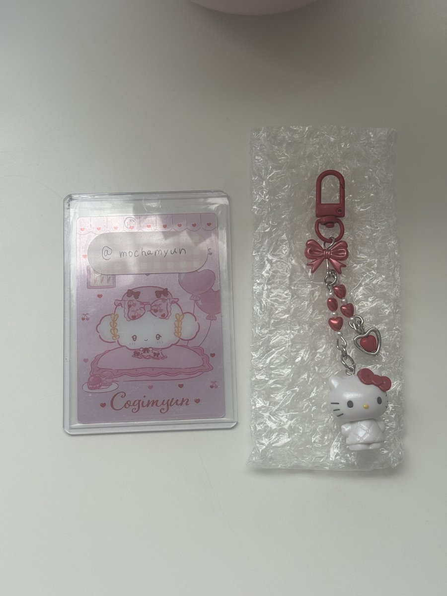 mochamyun's tweet photo. 【交換】
ミニチュアキルトシリーズ
サンリオ ハローキティ
シークレットキーホルダー

---
譲 : キティ 赤❤️

求 : キティ ピンク🩷
---

🤍郵送交換📮のみ(同日発送)

お気軽にお声掛けください。 https://t.co/YwU3d92Fj1