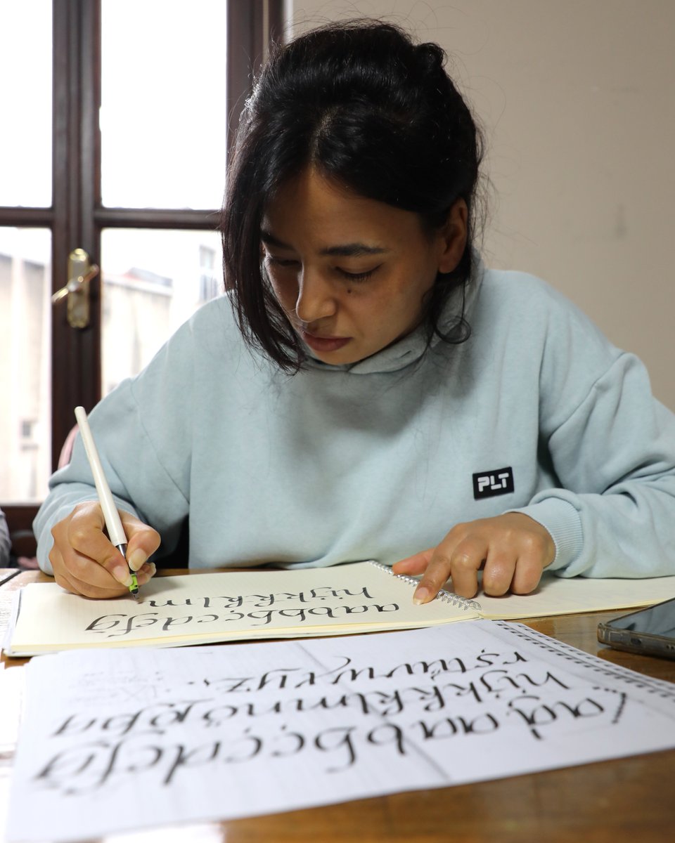 Uluslararası Öğrenci Akademisi Sanat İhtisas Atölyeleri

İTM’de, <a href="/yurtdisiturkler/">YTB</a>'in desteğiyle yürütülen Uluslararası Öğrenci Akademisi Sanat İhtisas Atölyeleri kapsamında “Onur Yıldırımer ile Kaligrafi Atölyesi (İleri Seviye)” devam ediyor.

📅 Pazar ⏰ 15.00 – 18.00