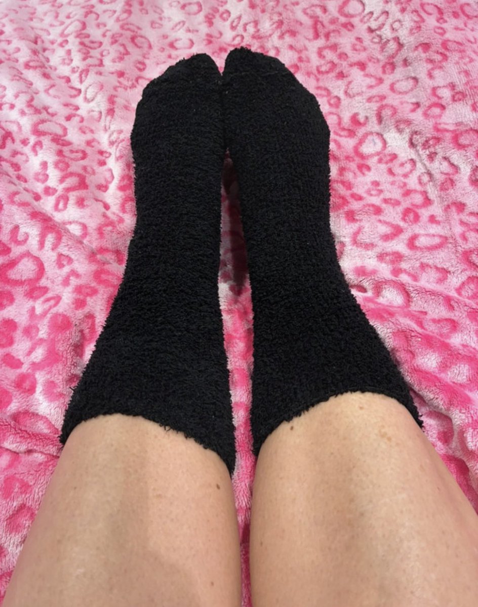 Charlifeet653's tweet photo. Cute fuzzy socks right? https://t.co/QxKY7xr3HN