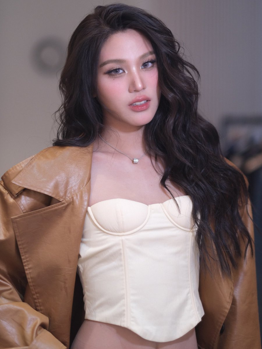 luvlakk's tweet image. collecting these like fucking gemstones