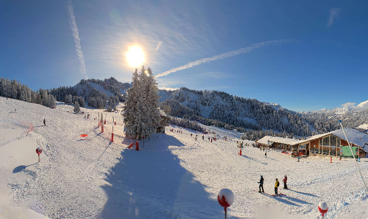 weathertoski's tweet image. The big storm is over and it's been quite a day in the Alps! weathertoski.co.uk/weather-snow/ #powderday This is #Lech #Chatel and #Glacier3000