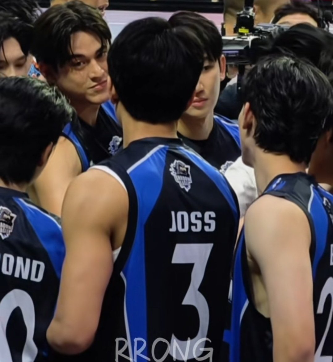 Can't get over the fact that they have literally the same expression