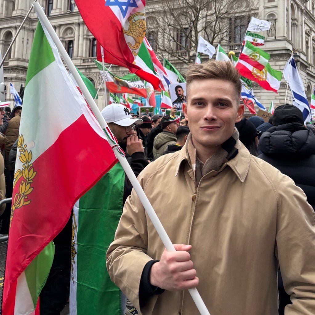 Outside Downing Street, standing with thousands of others demanding a free Iran.

The British people stand firmly against Khamenei’s terrorist regime. We stand with the brave Iranian freedom fighters and with Pahlavi.

I hope you’re listening, Keir Starmer.
Javid Shah!