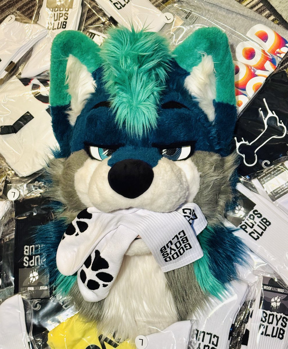 Wanna win a pair of socks? 🧦 

All you gotta do is:
- like and repost this post
- follow this account

Winner will be drawn Monday 19th Jan 12pm (UK time) 😌

Will ship worldwide 😏