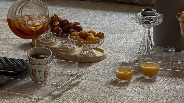 write_z4's tweet image. مشهد مألوف في بيت السعوديين 🤎
.