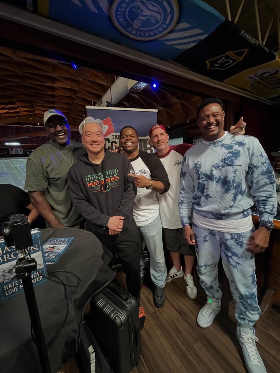 TheRealCoach_JB's tweet image. 🚨🏈🔥 Great day live! Rocked the house at @Legends_LB with 3x Super Bowl champ @WillieMcGinest and NFL legend @marcelluswiley and so many others! Thanks for coming out! @TheCoachJBShow with @Darnell_Smith95 and @SteveKim323