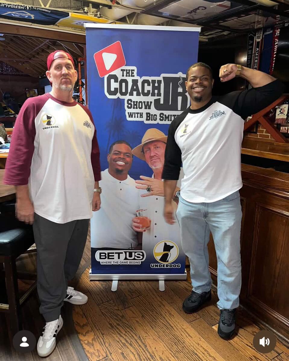 TheRealCoach_JB's tweet image. 🚨🏈🔥 Great day live! Rocked the house at @Legends_LB with 3x Super Bowl champ @WillieMcGinest and NFL legend @marcelluswiley and so many others! Thanks for coming out! @TheCoachJBShow with @Darnell_Smith95 and @SteveKim323