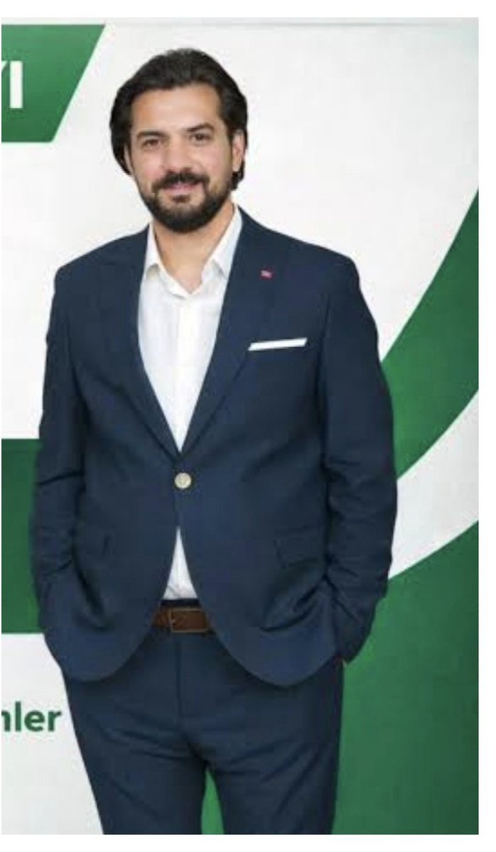 hanefivaran's tweet photo. Bingöl'de çok ilginç şeyler oluyor!52 yıldir şoförler cemiyeti başkanı olan Ali Bayram ile 30 yildir esnaf ve sanatkarlar başkanı olanı olan Yılmaz Çapak seçimleri kaybetti.Buyuk sürpriz oldu!Hizmetleri elbette ki vardir.Tesekkuru hak ediyorlar.Bilgi ve birikimleri ile seçilenlere yol gösterici olmalılar.Gençlerin bu seçimlerden zaferle ayrılması gelecek adına umut verici. Selahattin Alpaslan ve Zülküf Alpay'a başarılar dilerim.