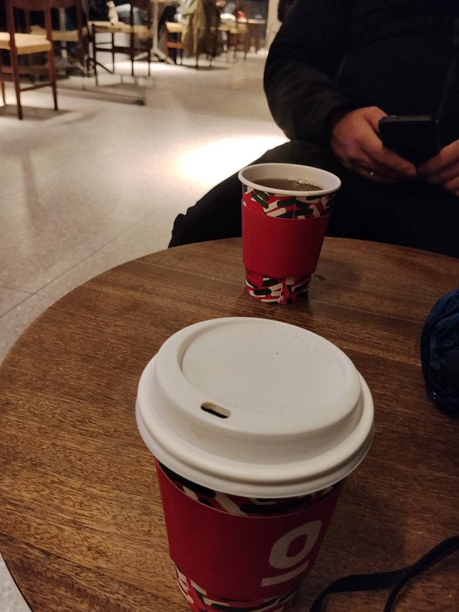 Enişteniz bir takım düğün hazırlıklarını halletiği için bende kendisine çay ısmarladım