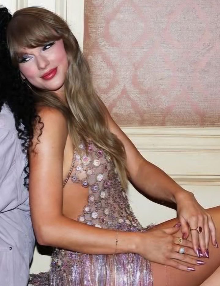 suqartalking's tweet image. A woman could never look better than a man.