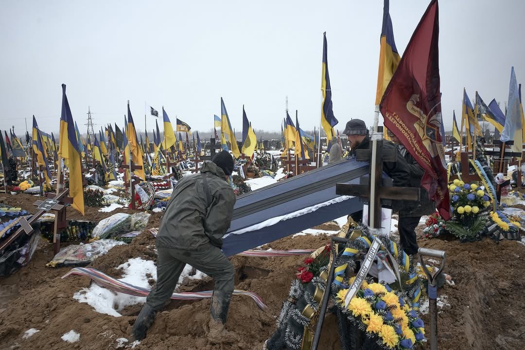 grimzone's tweet image. Гробовые полотенца цвета российского флага. Зрада?