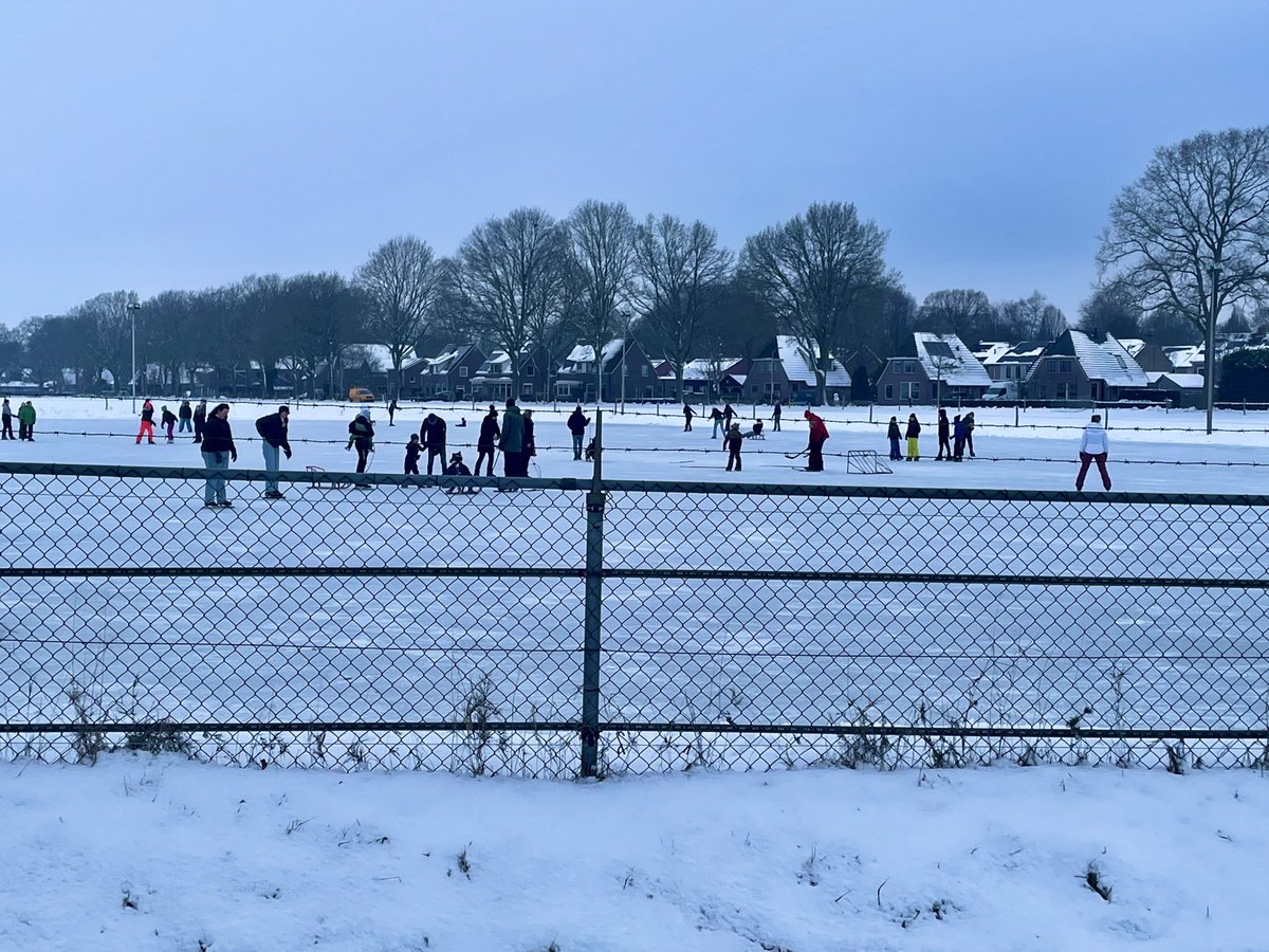 Dorp_Diever's tweet photo. Winter in #Diever ❄️☃️🛷 https://t.co/QYRa9iwDbg