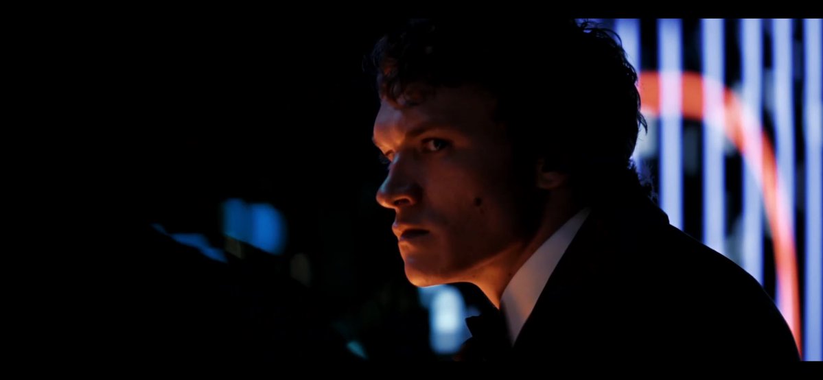 slovami4erezrot's tweet image. идеальный slavic state после фразы «ты наверное рад что летишь в россию»