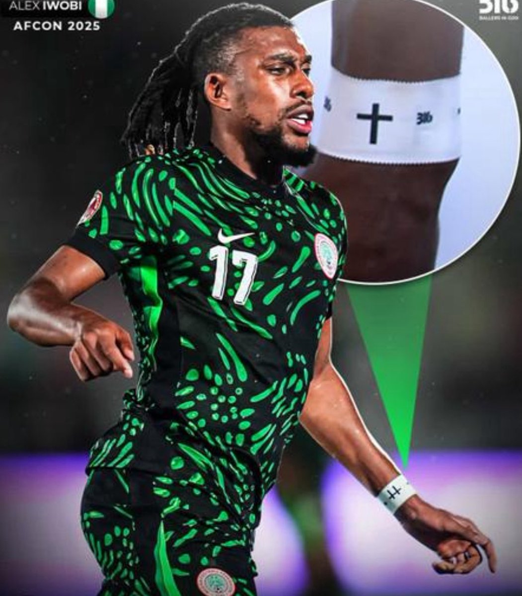 jon_delorraine's tweet image. 🔴🇳🇬✝️ INFO | Lors de la CAN et du match contre l'Algérie, des joueurs du Nigeria ont porté un bracelet en hommage aux chrétiens persécutés dans leur pays. 
Bravo.